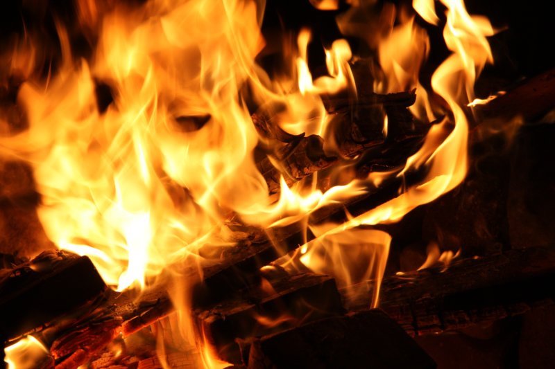 broken_piano_burning_14.jpg
