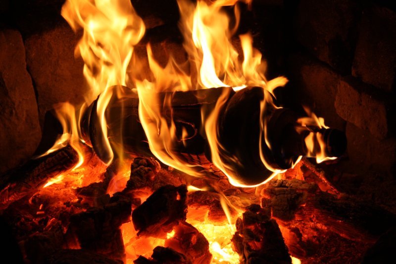 broken_piano_burning_15.jpg