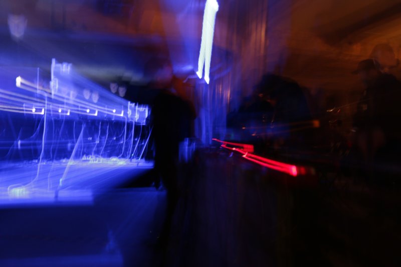 noisezoneix12.jpg