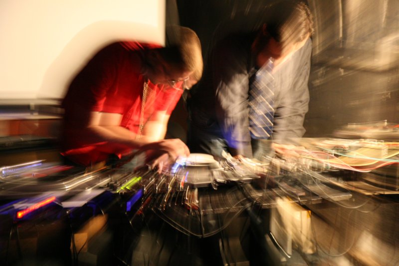 parukarka08radioroyal.jpg